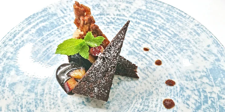 3chodové menu v Le Grill pro 2 osoby: pečený pastinák, panenka sous vide a sacher