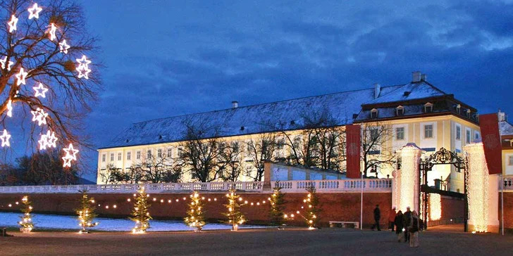 Jednodenní autobusový zájezd do vánočního zámku Schloss Hof a čokoládovny Hauswirth