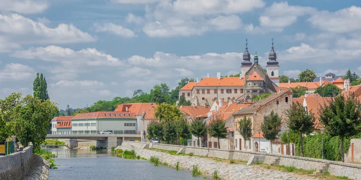 Hotel ze 17. století v centru Třebíče: snídaně, prohlídka památek i sauna