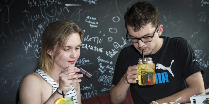 Deskoherní Valentýn s elixírem lásky, kávou a dezertem pro 2 osoby