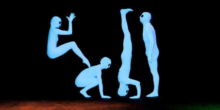 Vstupenky na večerní představení černého Divadla Image