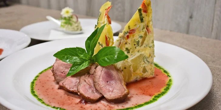 5chodové svatomartinské menu: husí terinka, kachní prsa na amaretu i dezert