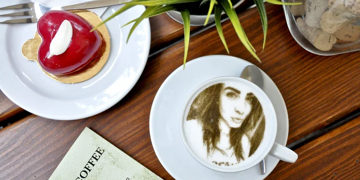 Selfie coffee a krásný zákusek v centru Brna pro 1 či 2 osoby