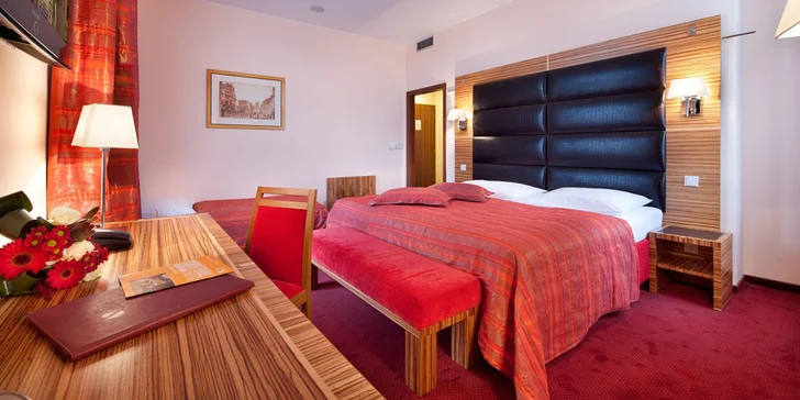Pobyt v luxusním 4* hotelu u Václavského náměstí: snídaně, projižďka i privátní wellness