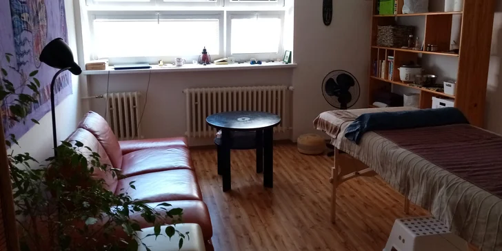 Relaxační masáž s lávovými kameny dle výběru: částečná, celková nebo královská