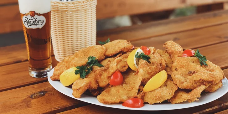 1 kg vepřových řízků s hranolky či americkými bramborami