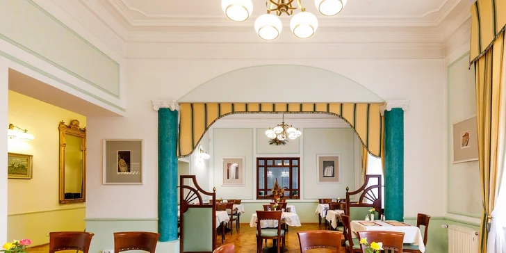 Pobyt ve 4* hotelu v centru Varů: snídaně či polopenze i wellness procedury