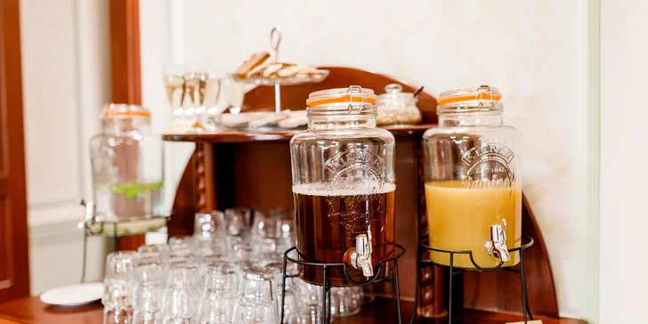 Pobyt ve 4* hotelu v centru Varů: snídaně či polopenze i wellness procedury