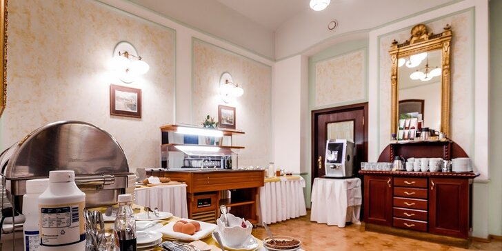 Pobyt ve 4* hotelu v centru Varů: snídaně či polopenze i wellness procedury