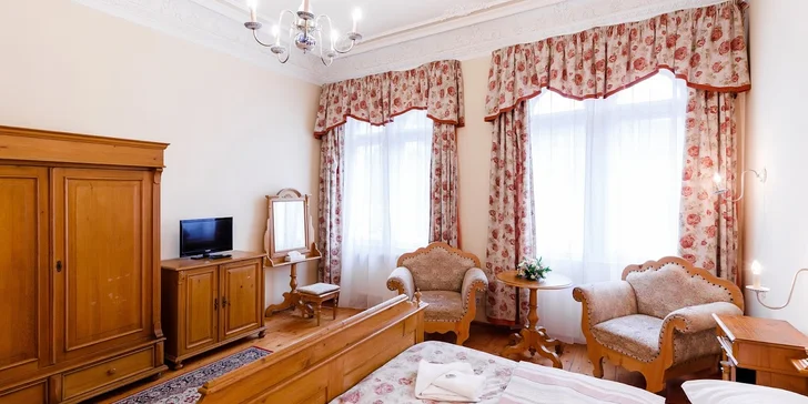 Pobyt ve 4* hotelu v centru Varů: snídaně či polopenze i wellness procedury