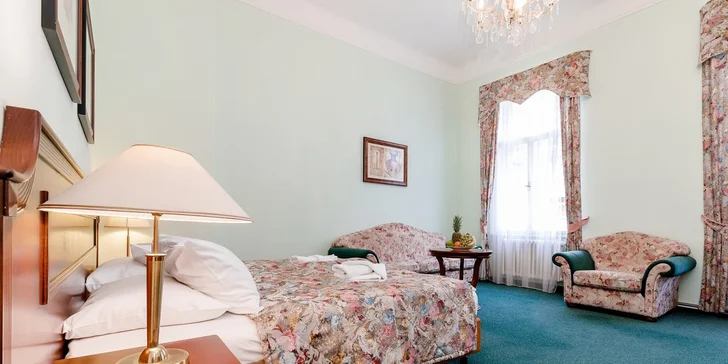 Pobyt ve 4* hotelu v centru Varů: snídaně či polopenze i wellness procedury