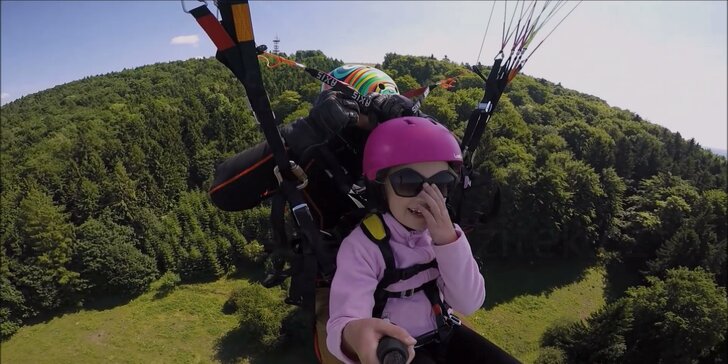 Nebeský zážitek pro děti: Tandemový paragliding a video
