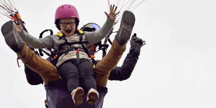Nebeský zážitek pro děti: Tandemový paragliding a video