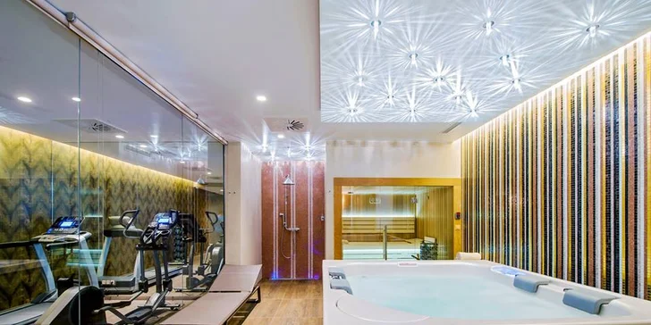 Pobytu v luxusním hotelu v centru Budapešti: snídaně a neomezeně sauna a vířivka