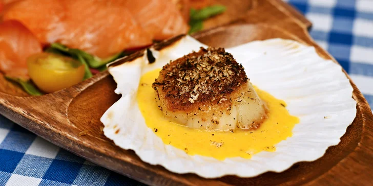 Italské degustační menu o 4 chodech i s lahví vína: variace předkrmů, rizoto i filet z ropušnice