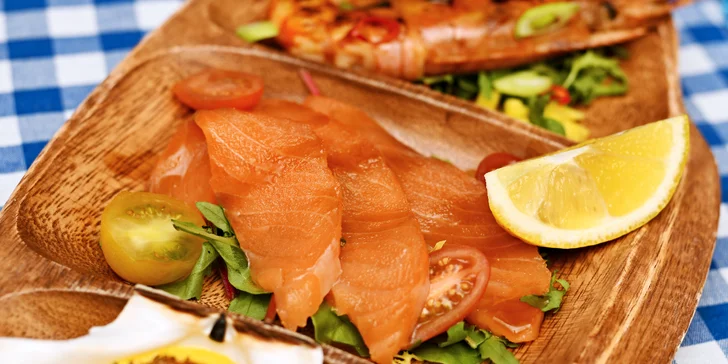 Italské degustační menu o 4 chodech i s lahví vína: variace předkrmů, rizoto i filet z ropušnice
