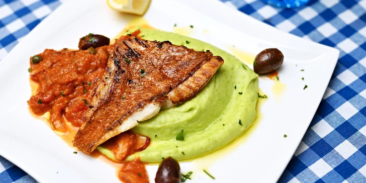 Italské degustační menu o 4 chodech i s lahví vína: variace předkrmů, rizoto i filet z ropušnice