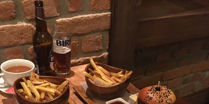 Past na pořádný hlad: 2x hovězí XXL burger s přílohou a čokoládový fondant