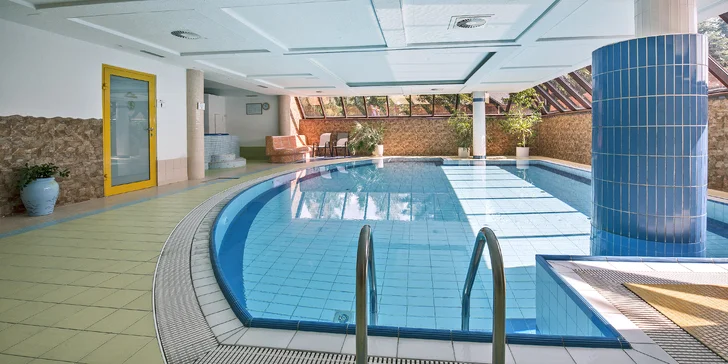 Pobyt pro dva nebo rodinu: polopenze, wellness, velké hřiště i minizoo