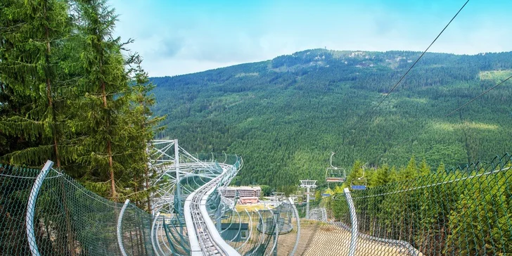 Adrenalinová jízda na Mamutí horské dráze: 3 km lesním terénem i na otevřených pláních