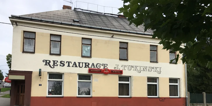 Burger dle výběru: Bacon nebo Chilli burger s hovězím masem, domácími hranolky i tatarkou pro 1 i 2