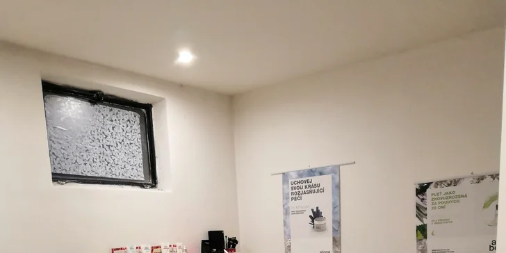Pápá, chloupky: depilace rukou, lýtek nebo celých nohou teplým voskem