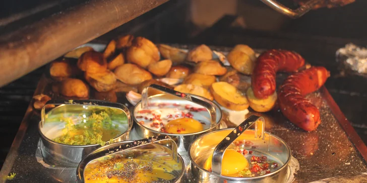 Pořádná porce dobrot: hostina s masem, rybou i hermelínem pro partu 4 nebo 8 osob