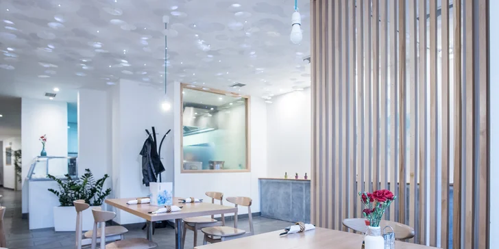 Zajděte na skvělé sushi do vychvalované restaurace UMAMI v centru města