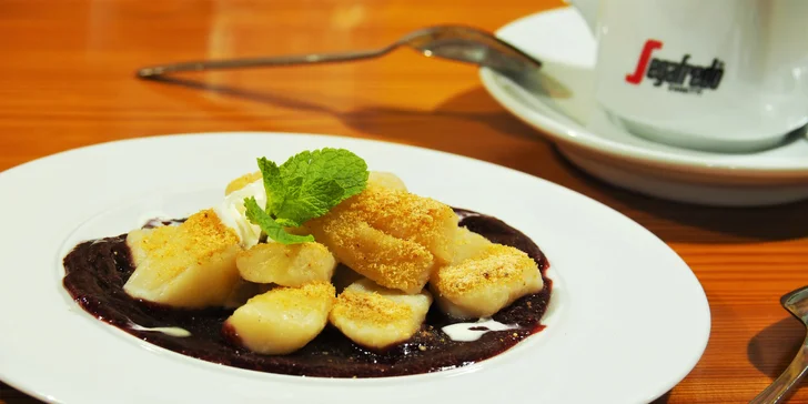 4chodové menu pro 1 nebo 2 osoby: houbový krém, hanger steak i tvarohové knedlíčky