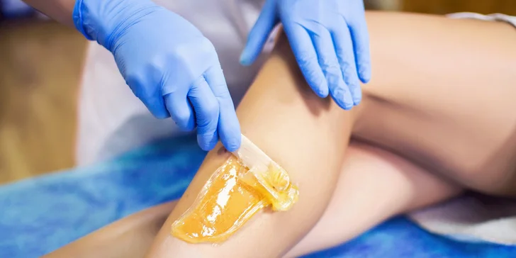 Depilace cukrovou pastou vybraných partií: podpaží či intimní partie