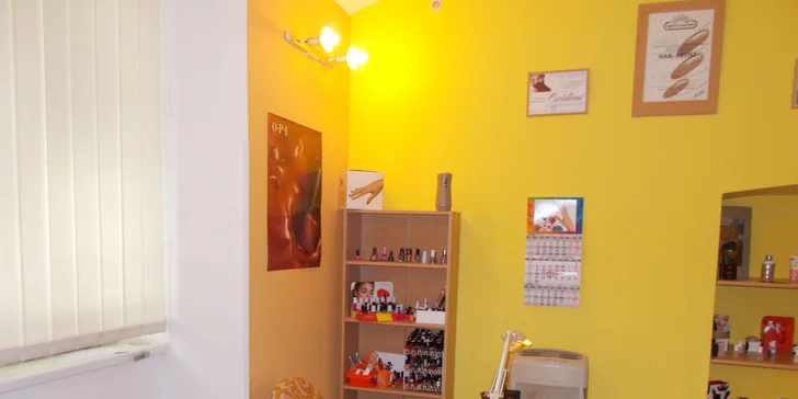 Mokrá pedikúra a klasická manikúra i s vyživujícím zábalem
