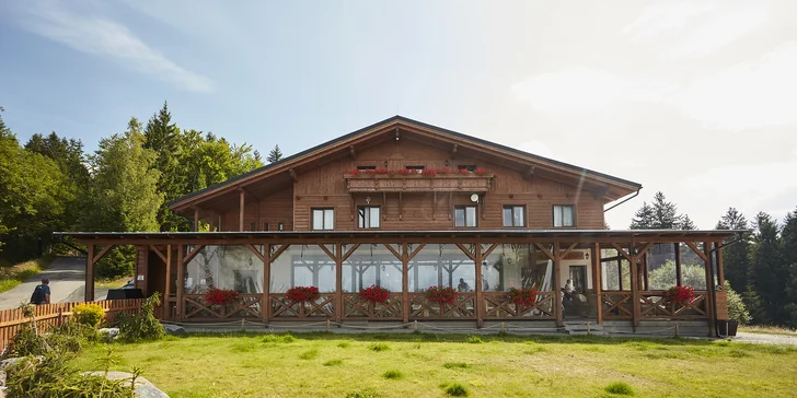 Pobyt v horském hotelu v Beskydech: polopenze, vlastní pekárna i wellness