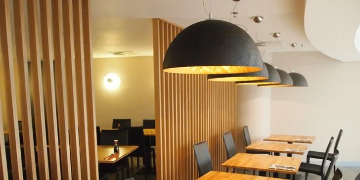 Výtečné sushi menu až pro 3 osoby v Umami