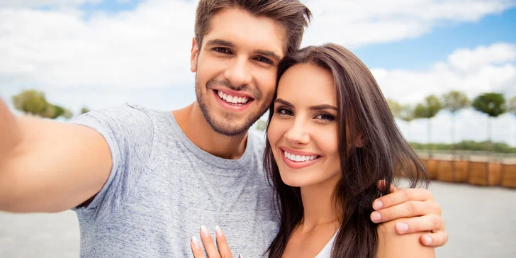 Ordinační bělení zubů LED lampou Philips Zoom s možností dentální hygieny