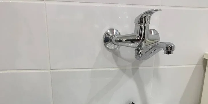 Profesionální mokrá pedikúra pro dámy i pány podle výběru