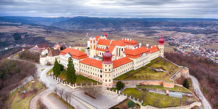 Adventní výlet do rakouského údolí Wachau: městečka Durnstein a Melk, klášter Melk i trhy v Kremži