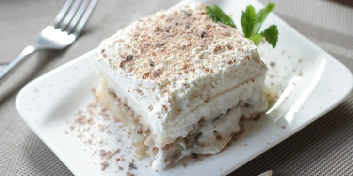 Řecké speciality pro 2 osoby: degustační masové plato s přílohou nebo i vč. předkrmu a dezertu