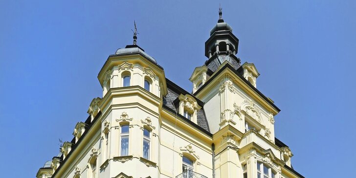 Rodinný pobyt v srdci Karlových Varů: 4* hotel s polopenzí a saunou