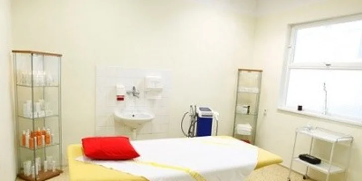 799 Kč za komplexní vyšetření mateřských znamének. Prevence kožního onemocnění na klinice Unicare Medical Center se slevou 54 %.