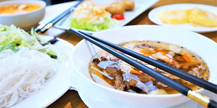 Ochutnejte vietnamské speciality: 4chodové menu plné dobrot pro 1 nebo 2 osoby