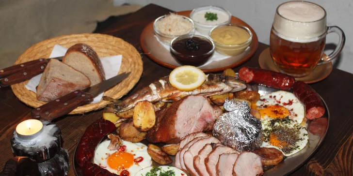 Pořádná porce dobrot: hostina s masem, rybou i hermelínem pro partu 4 nebo 8 osob