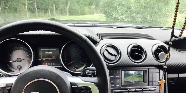 Řiďte svůj sen: jízda za volantem legendárního sporťáku Ford Mustang 2015