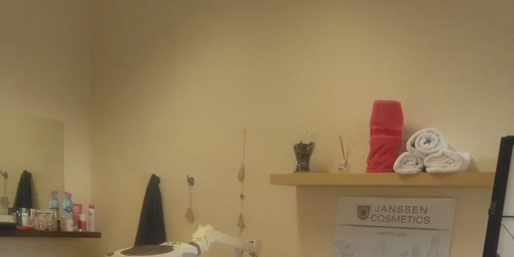 Úprava a barvení obočí či kosmetické balíčky s chemickým peelingem a ošetřením pleti přístrojem Domiderm