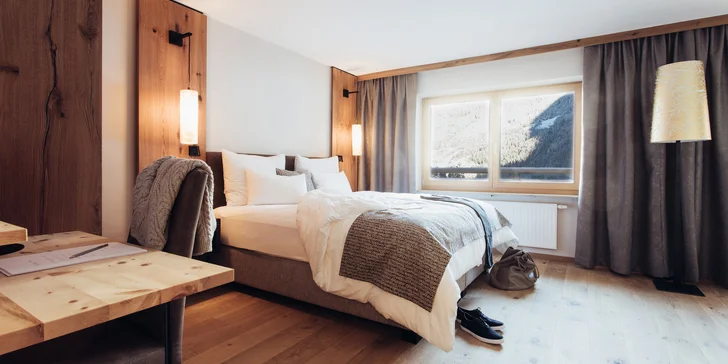 K dispozícii je dvojlôžková izba Komfort alebo Deluxe, apartmán Alpin Suite a Vitality Suite s vlastnou saunou.