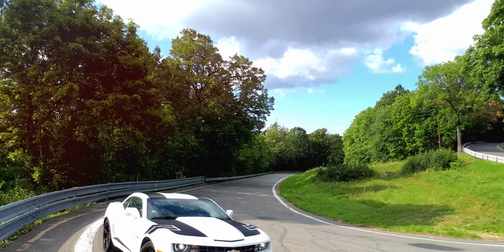 Za volantem nabušeného sporťáku: 30–60 min. jízdy snů ve voze Mustang GT nebo Camaro SS