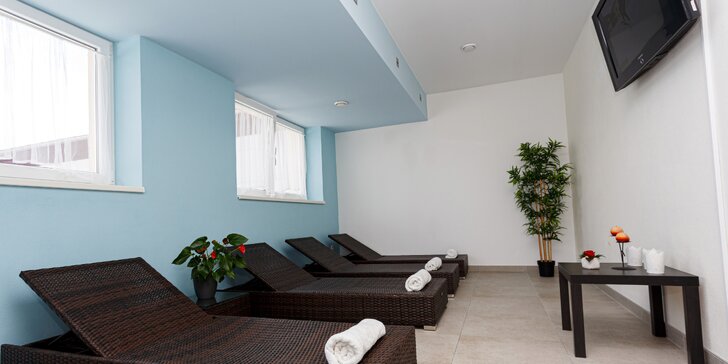 Dokonalý relax ve dvou či rozlučka se svobodou v privátním wellness: whirlpool i sauna až pro 10 osob