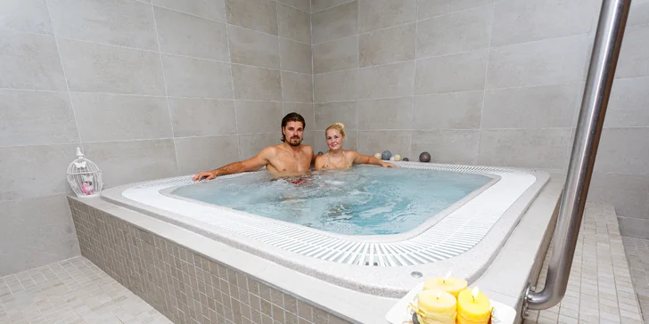 Dokonalý relax ve dvou: 1,5 hod. privátního wellness i se sklenkou vína