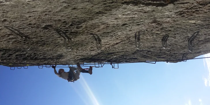 Pro horolezecké dobrodruhy: půldenní kurz bezpečného via ferrata lezení v Děčíně pro začátečníky