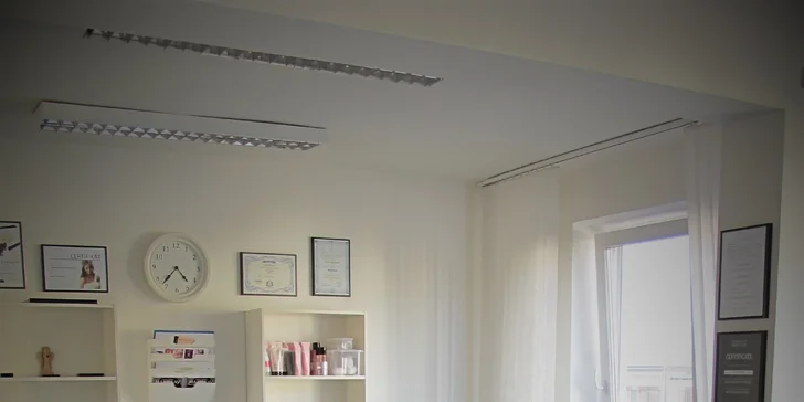 Make-up s vizážistkou Niki: kurz líčení až pro 2 s možností balíčků kosmetiky
