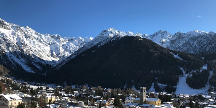 Lyžování na 2-3 noci v Dolomitech: Passo Tonale s polopenzí a skipasem